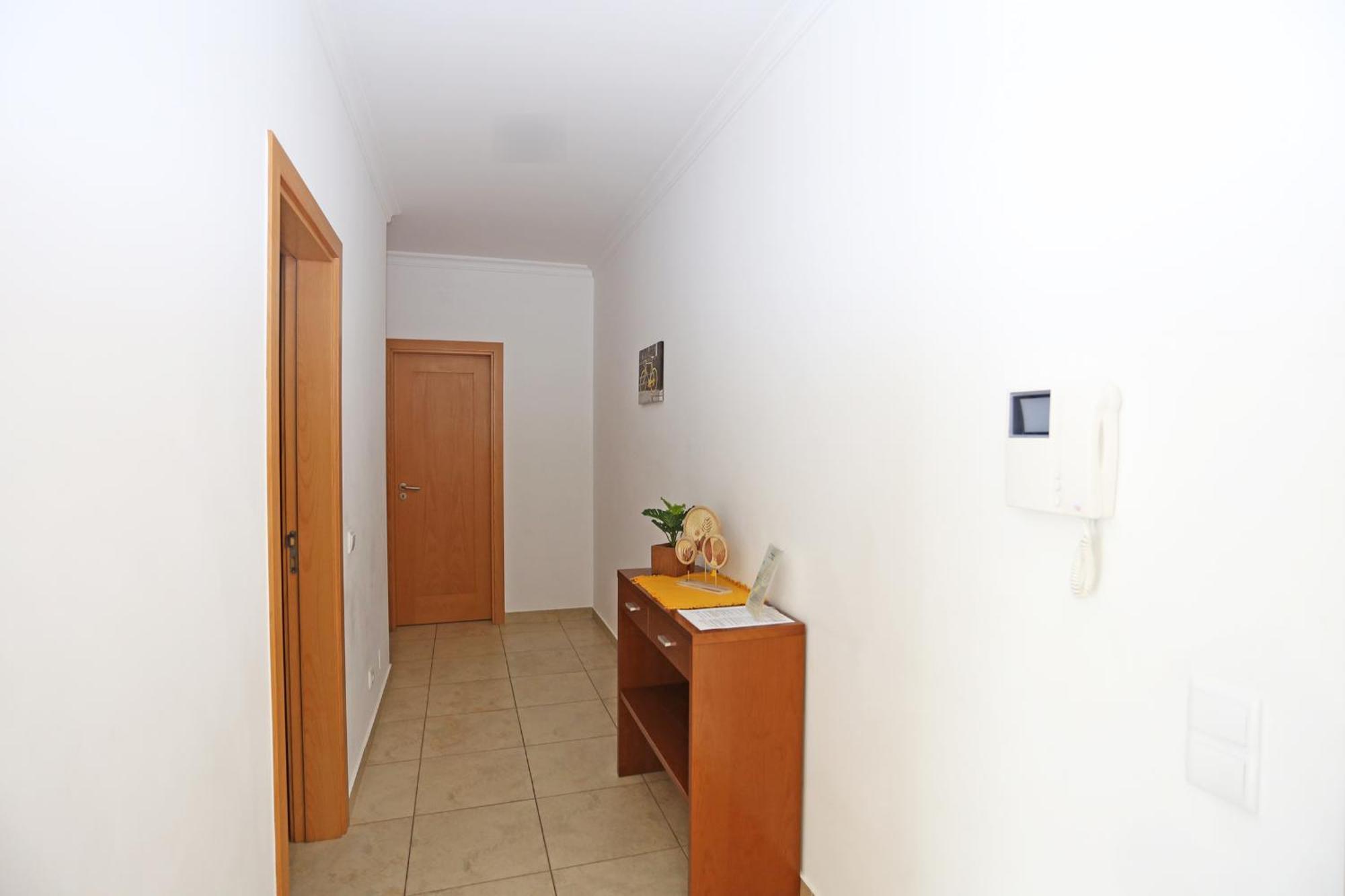 A04 - Large Modern 1 Bed Apartment With Pool 拉哥斯 外观 照片